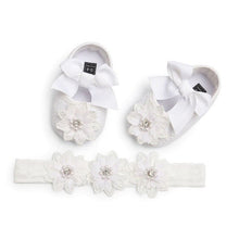 Load image into Gallery viewer, Baby Girl Shoes
